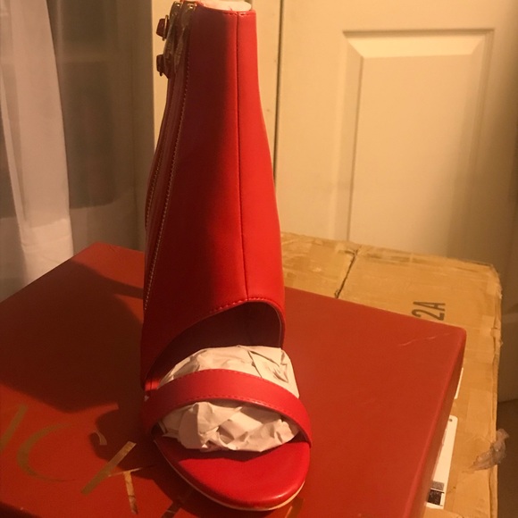 Boots - Picture 5 of 5